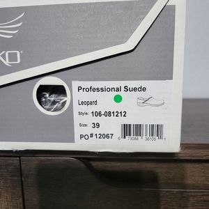 Dansko professional suede clogs